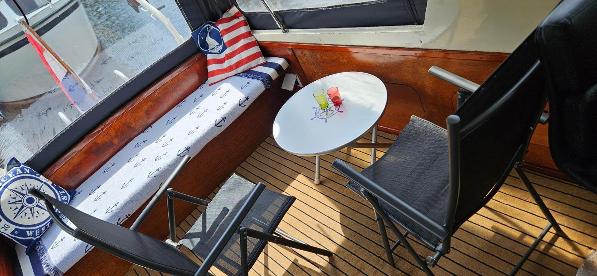 Boat Allemansfreon - Kamperen Op Het Water - Niet Om Mee Te Varen - Read Host Profile-Lees Hostprofiel Jutrijp Exterior foto